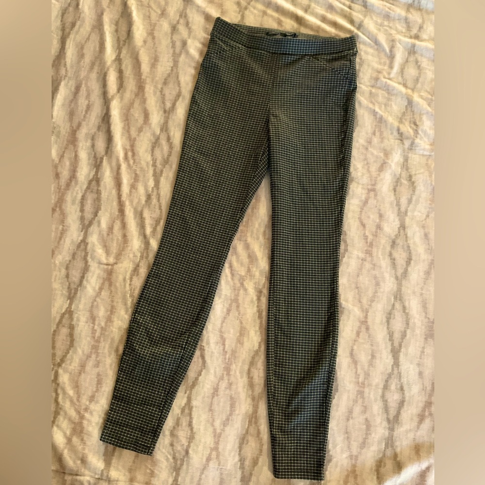 VERA WANG BLACK AND WHITE PLAID PANTS!!  Size MED LONG